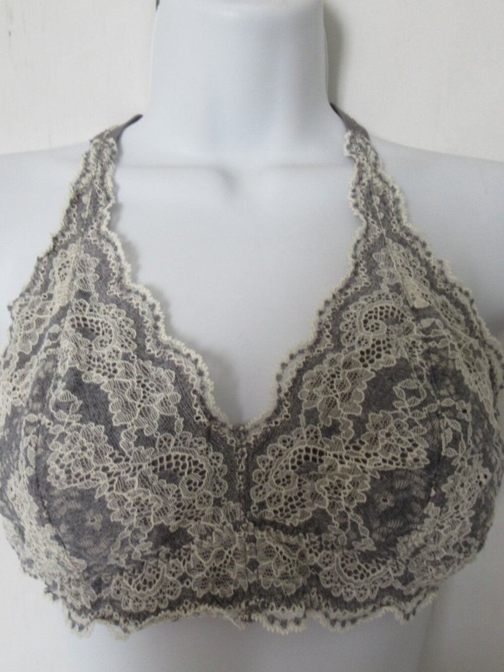 Felina Bralette L Large Gray Cream Lace‎ Wireless Cut Out Back Closure